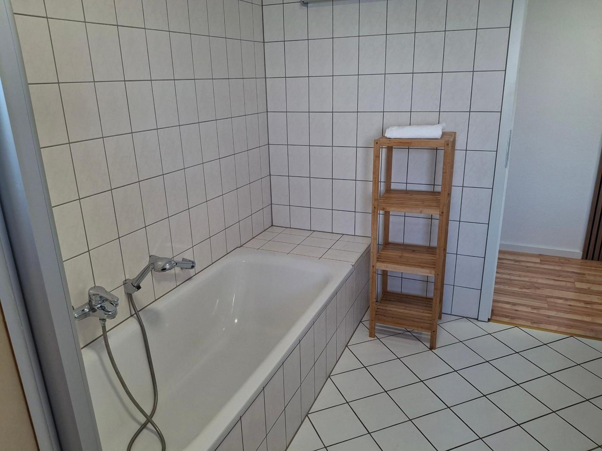 Schoene Wohnung Mit Balkon Щоках Екстериор снимка