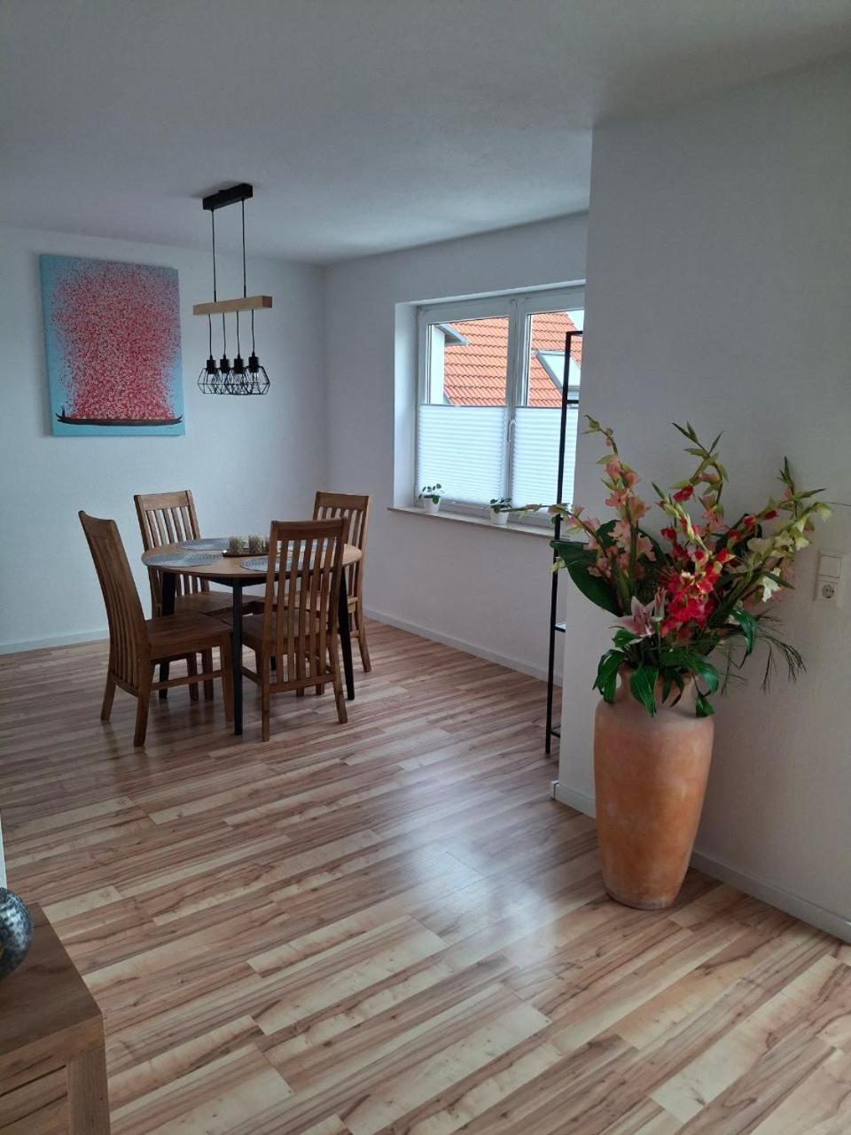 Schoene Wohnung Mit Balkon Щоках Екстериор снимка