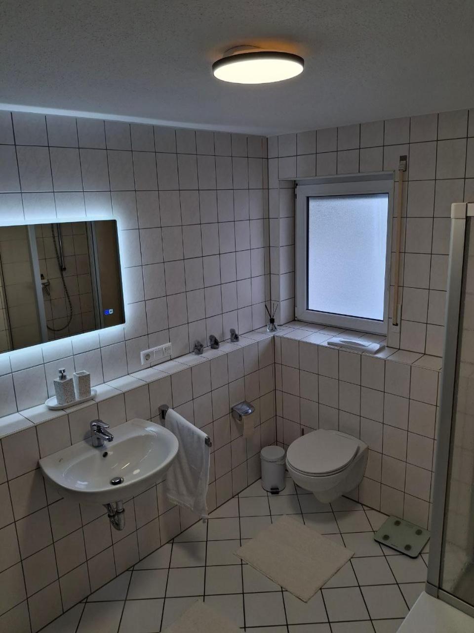Schoene Wohnung Mit Balkon Щоках Екстериор снимка